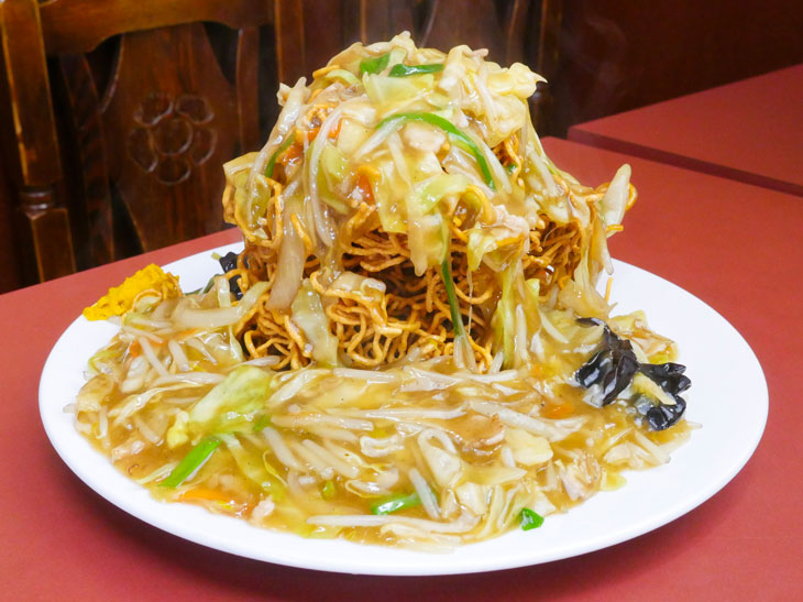 川崎の人気町中華店『餃子 太陸』で1.1kgの「タワーかた焼きそば」を食べてきた！