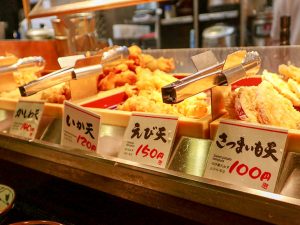 『丸亀製麺』の天ぷらは店内で揚げたて