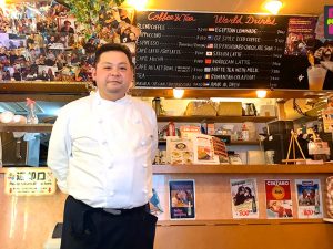 料理人歴14年、パティシエでもある網野正徳シェフ。外国人に大人気のサクラホテルは都内に5店舗を展開するサクラホテル。