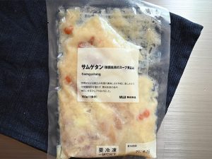 「サムゲタン（韓国風鶏のスープ煮込み）」390円（1食分160g）