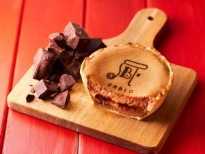 焼きたてチーズタルト専門店『パブロ』の新作タルト「贅沢ハイカカオチョコレート」が美味しそう！