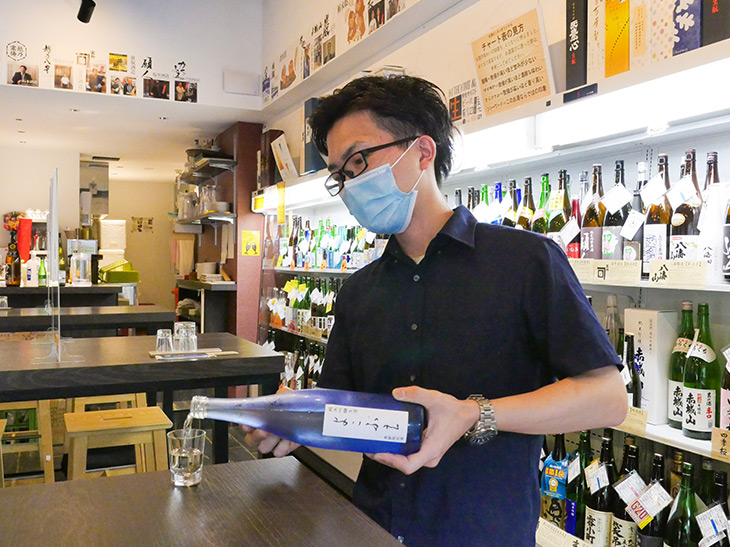 御茶ノ水と浜松町に店舗を構える日本酒専門店『名酒センター』の取締役を務める今正光（こん・まさみつ）さん