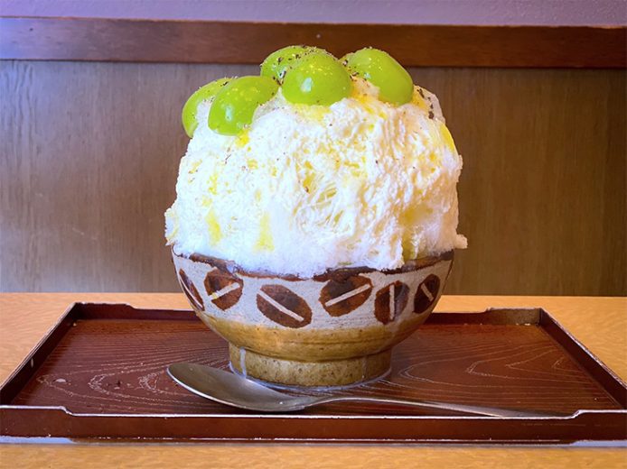 “かき氷の女王”原田麻子さんの店『氷舎mamatoko』で超レアな「シャインマスカットかき氷」を食べてきた