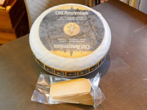 クセが強いヤギ乳チーズはどう選ぶ？ チーズ専門店で美味しい食べ方を聞いてきた！