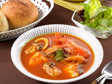 サッと煮込むだけで地中海の味！ イシイの「ブイヤベース用スープ」が美味しくて超便利