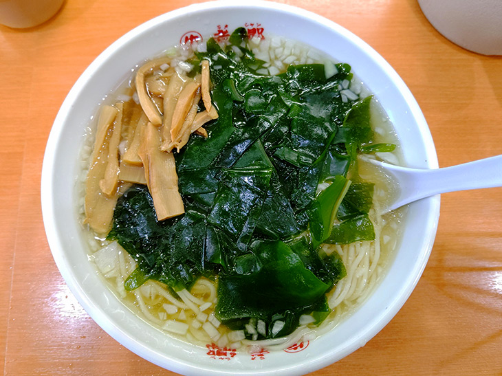 これぞ究極の健康食！？ 平塚のご当地麺『老郷本店』の酢っぱい「湯麺」を食べてきた
