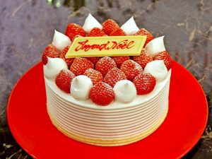 ホテルニューオータニで話題の超高級ケーキが クリスマスケーキ に おふたり様サイズも登場 食楽web