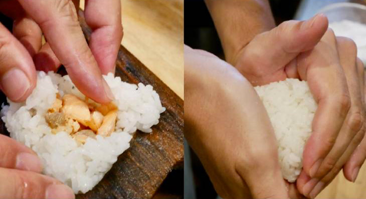木型にご飯を入れて具をのせ、手のひらで包むように握る