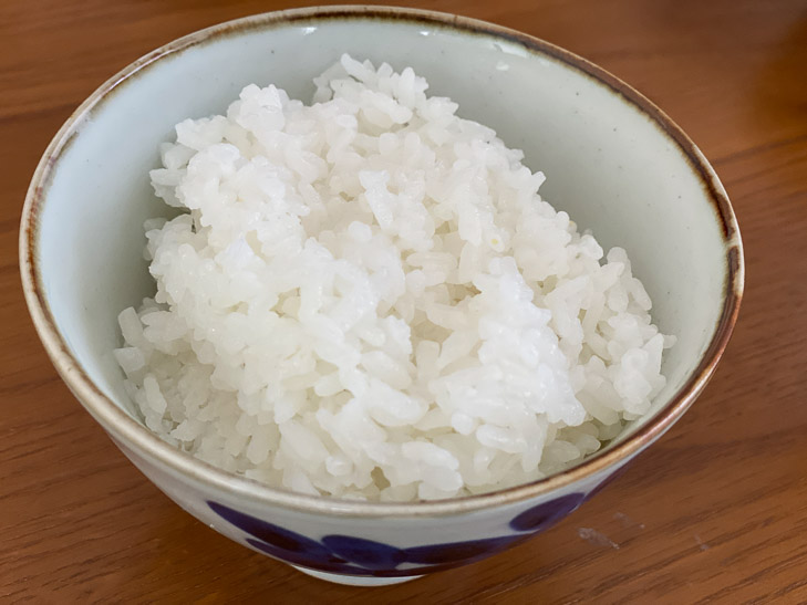 優しく研いだお米は粒がしっかりしていて、ツヤツヤふっくら
