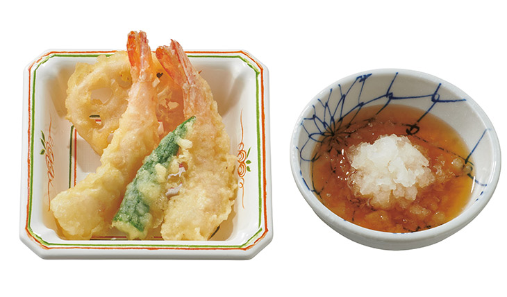 「天ぷら小鉢」250円。「揚げ物が欲しいな」と思ったときにちょうどいいサイズ。サクッと揚がった海老と野菜を楽しめます
