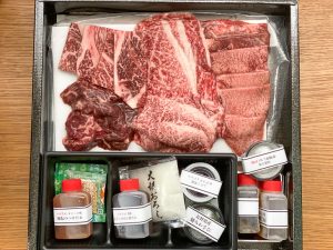 お肉は冷蔵庫で一晩解凍し、焼く前に5分ほど出して常温にしておくとより美味しく焼けるそうです