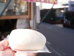 「牛乳饅頭」100円