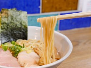 『菅野製麺所』の麺がスープにぴたりと合う