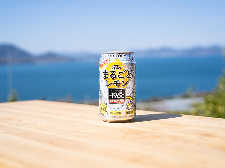 菅さんの約4,000坪のレモン農園は、生口島の海を望む斜面など日当たりのいい場所に点在