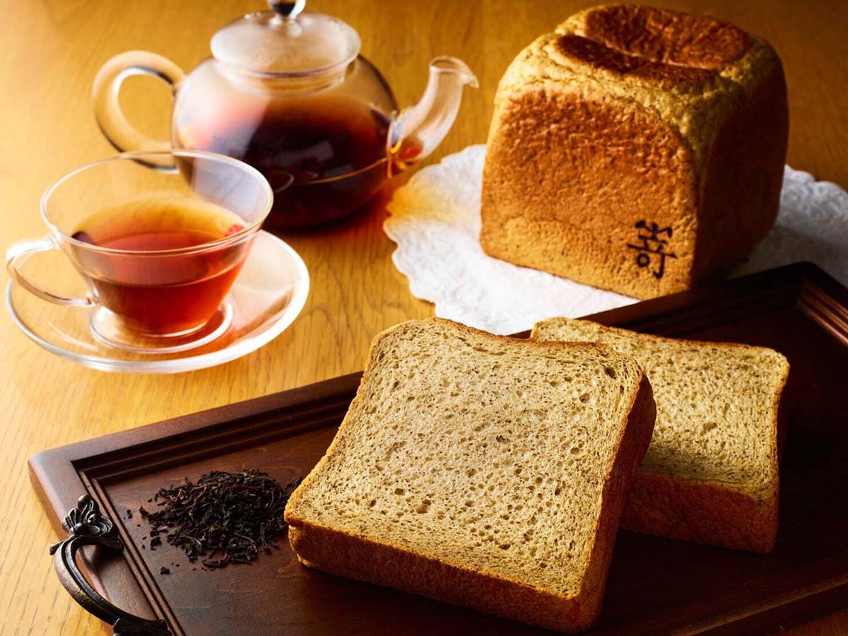 1ヶ月限定の高級食パン！ 『嵜本』の「ダージリン薫る紅茶の食パン」に注目
