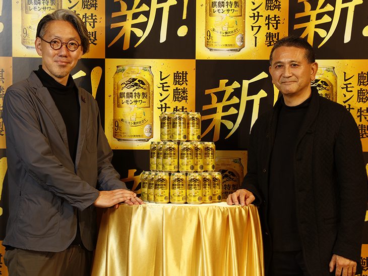 キリンビール・田山智広氏(右)と「食楽」大西編集長(左)