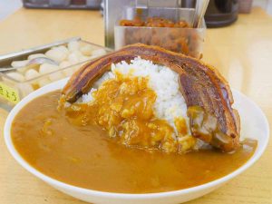 約1.1kg！蒲田民のローカルフード『蒲田松家カレー』の「爆盛」を食べてきた