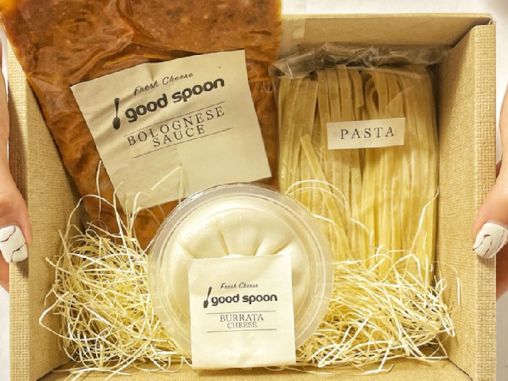 「goodspoon ブッラータチーズ ボロネーゼ」1800円（税込）。ブッラータチーズ、パスタ、ボロネーゼソースが詰め合わせ