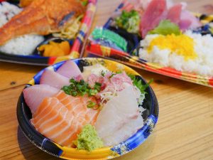 新宿で人気の海鮮居酒屋『鷹丸鮮魚店』で売れまくる絶品「海鮮弁当」3選