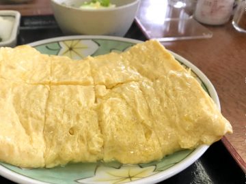 オーダー殺到！ 大阪・天満の人気店『一富士食堂』のふわふわ「だし巻き卵定食」を食べてきた