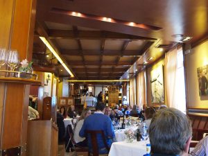 『エルカノ』は、スペイン・バスク地方で漁業の街として知られる港町・ゲタリアにある人気レストラン