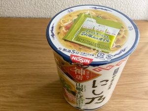 日清食品から新発売のカップ麺「中華そばにし乃 山椒そば」238円
