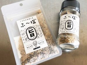 「ふ～塩」の袋タイプ（468円・30g）と瓶タイプ（540円・65g）