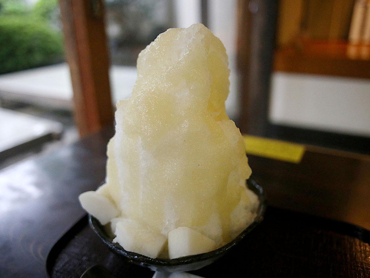 旬の梨を丸ごとかき氷で！ 『やわた走井餅老舗』（京都）の名物「梨氷」を食べてきた