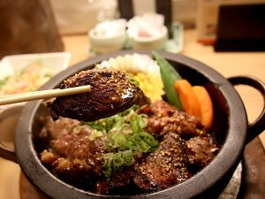 焼肉のハラミ発祥の店『松屋』（新大阪）で1ポンドのハラミの山を食べてきた