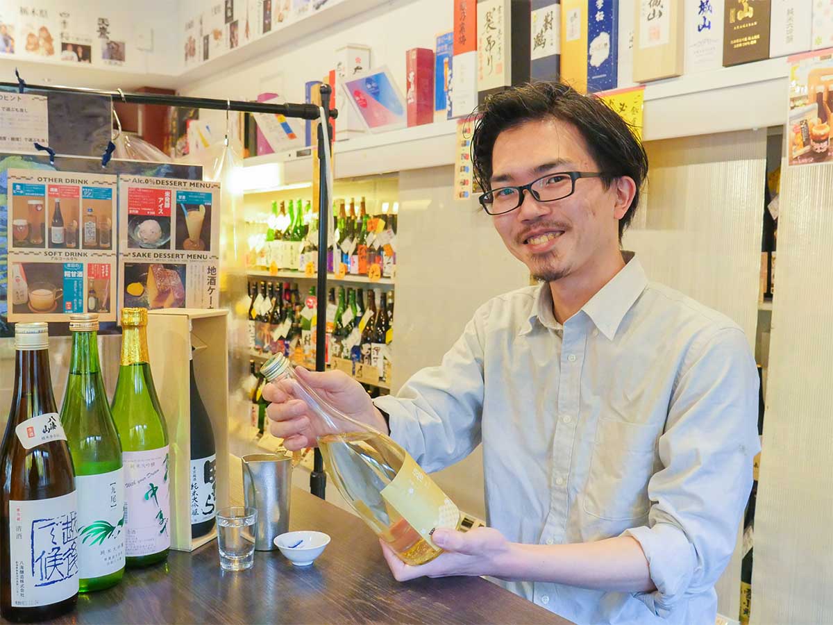 日本酒専門店『名酒センター』の取締役で、全国各地の日本酒に精通する今正光（こん・まさみつ）さん
