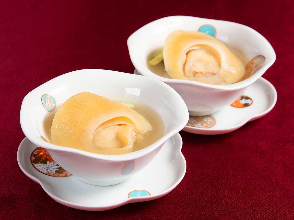 こんなに豪華なスープも温めるだけ「元〓（チュウ／［中／皿］）鶏湯翅（ユェンゾンジ－タン）」」