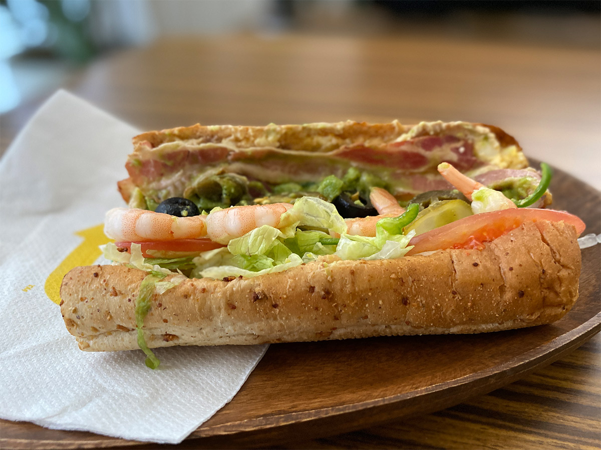 サブウェイで有料トッピング“全部載せ”したら史上最強に美味しいサンドイッチができた！
