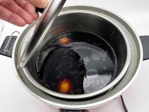 台湾の家庭で多く使われている「大同電鍋」。万能な調理鍋です