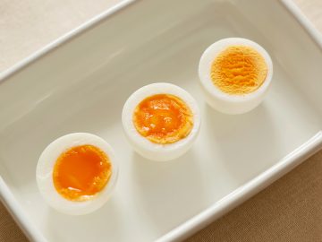 【永久保存版】完璧なゆで卵の作り方を料理のプロが徹底解説！ 理想の固さにする方法とは？