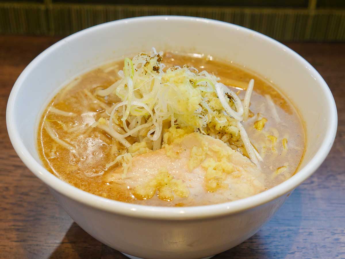 新宿で味噌ラーメンならココ！ ラーメン官僚も唸る『麺屋翔 みそ処』の至極の一杯とは？
