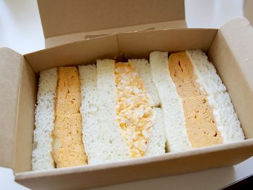 行列必至！ 大阪で大人気の『たまごサンドの銘店 パタパ』で3種の「たまごサンド」を食べ比べてみた