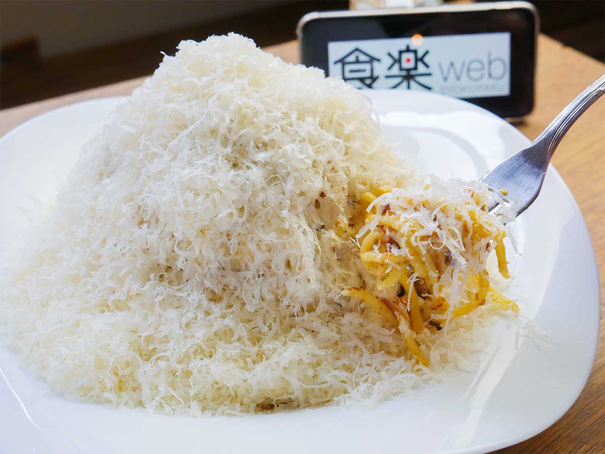 チーズ爆盛り1.1kg！『nomuno 赤坂店』でデカ盛りすぎるボロネーゼを食べてきた