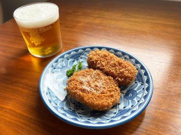 【実食レポ】今夜の晩酌にどう？ 神戸コロッケから登場したビールに合うコロッケ「ビアコロ」を味わってみた