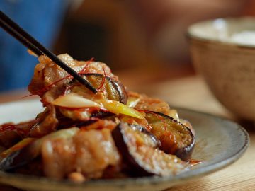 【保存版レシピ】“ご飯の最強おかず”はこれ！ プロが教える「豚バラ茄子のスタミナ炒め」の作り方