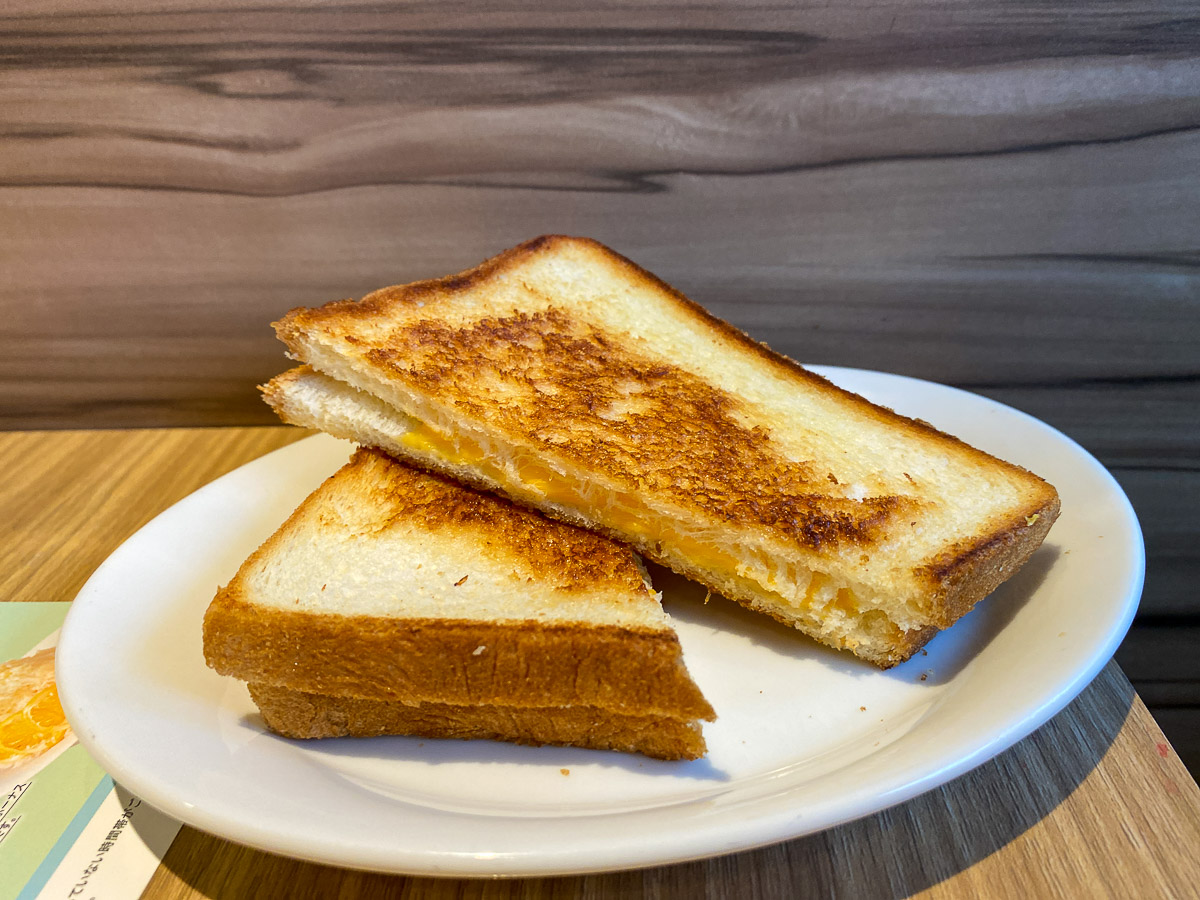 「グリルチーズサンド」は通常メニューでは単品で320円