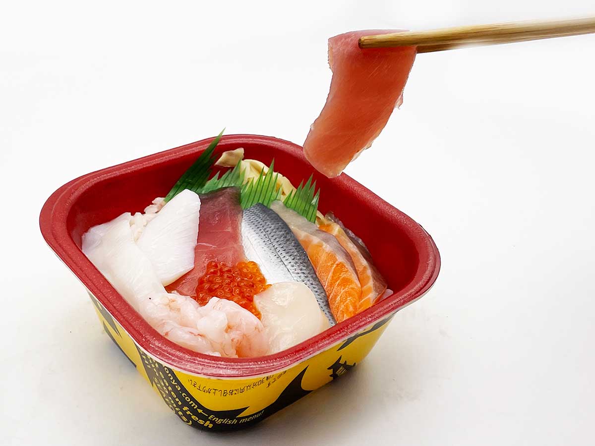 『大漁丼家』の「どん伝丼」600円（税込）