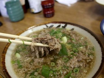 大阪の名物料理「肉吸い」はどう食べる？ 発祥の店『千とせ』で知る人ぞ知るツウの食べ方を実践してみた！