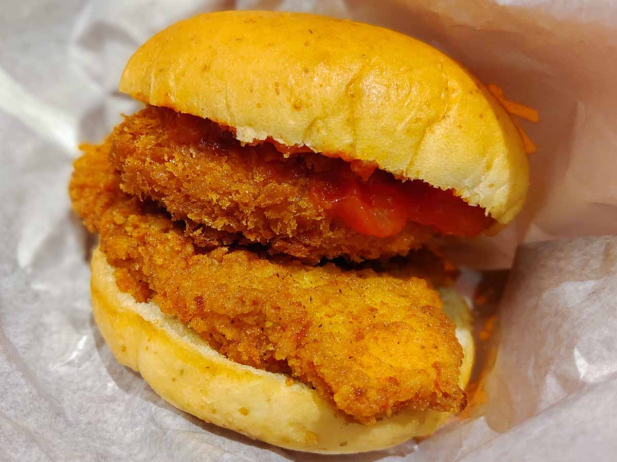 【食楽検証】KFCの「オマール海老の旨味ひろがるフィレバーガー」を食べてトマトソースの偉大さを再認識した話