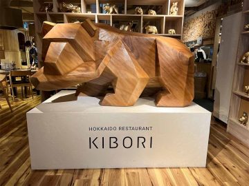 千頭の木彫りの熊がいる謎のレストランが新宿にある？ 実際に行ってその真相を探ってきた！