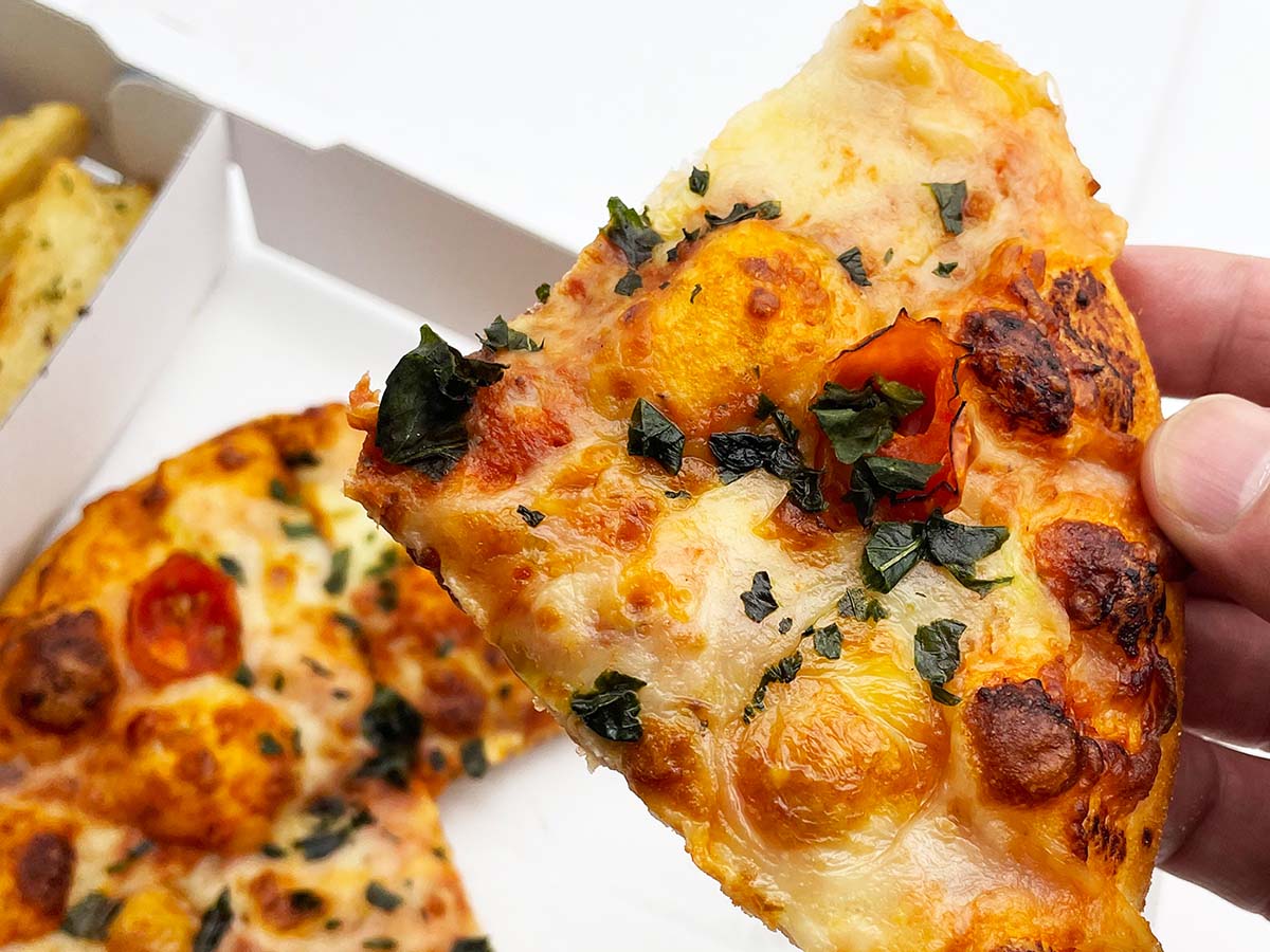 約1ヶ月で50万食突破！？ ドミノ・ピザの一人用ピザ「マイドミノ」5品を食べ比べしてみた！