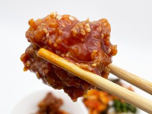 「タッカンジョン（ヤンニョムチキン）」