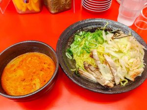 今回は「冷やし肉つけ麺（大）」1067円をオーダー。（並）は935円（ともに税込）