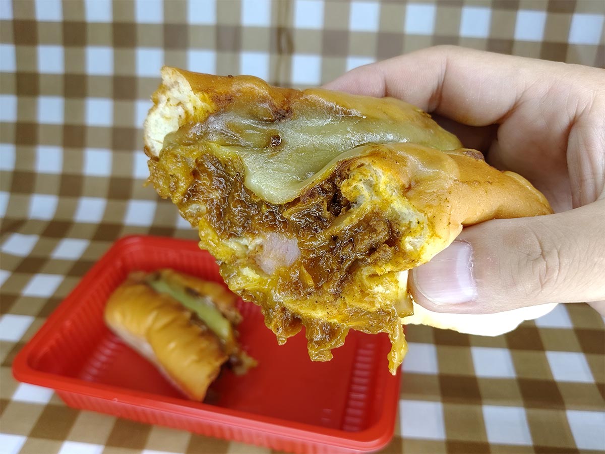 「チーズカリードッグ」580円~640円