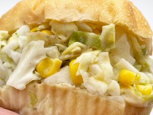 野菜多めで、コーンの甘みがオシャレな味わいを表現