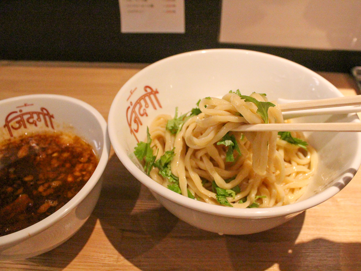 スパイスつけ麺は900円。こちらもライス付きメニューあり